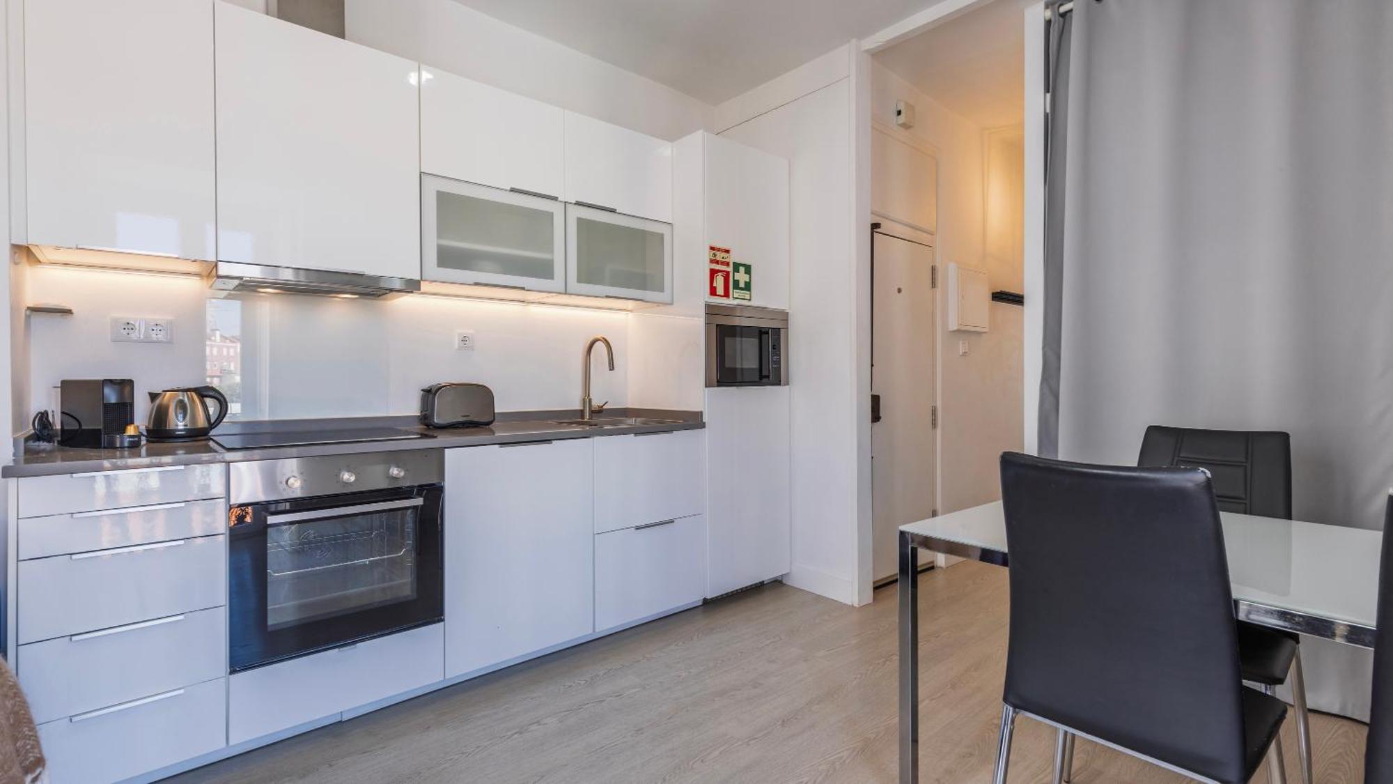 Classic Topfloor Apartment By Lovelystay Lisboa Eksteriør billede