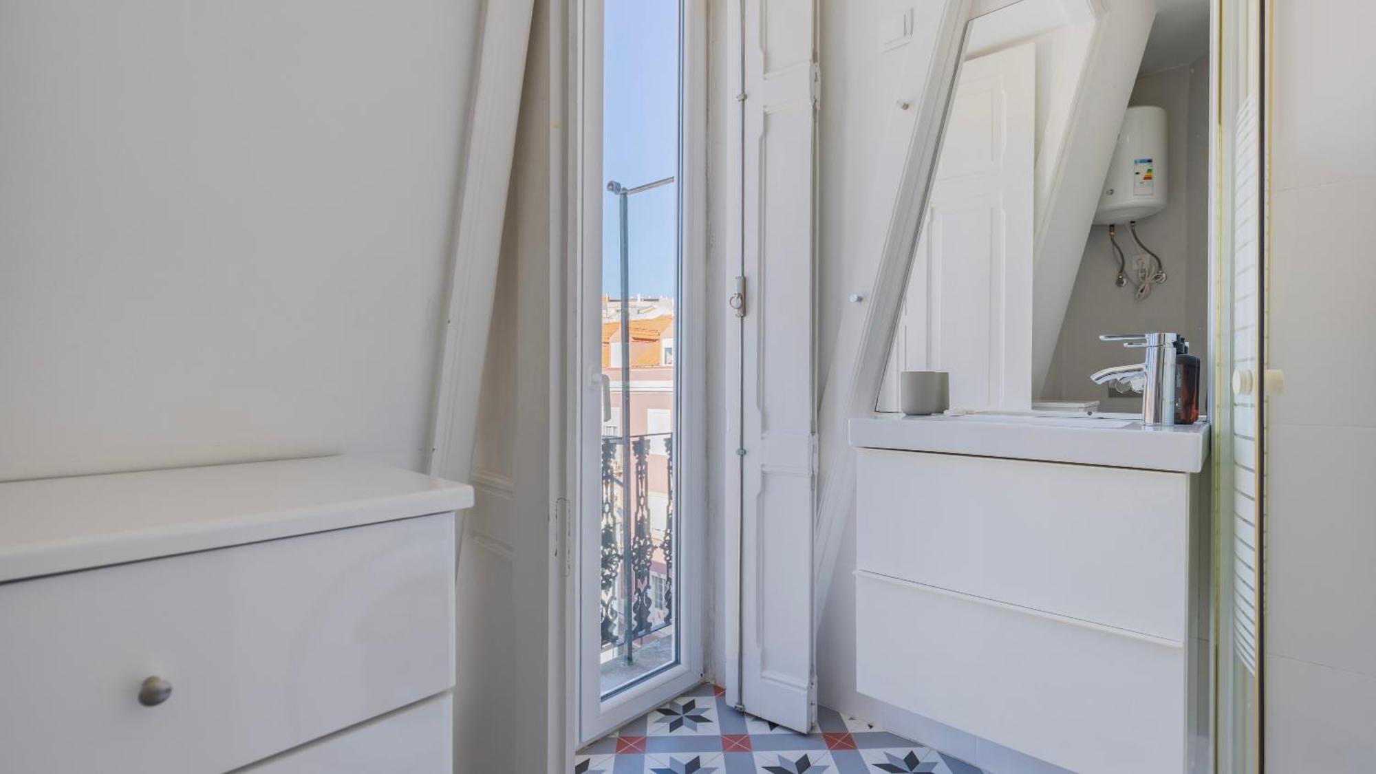 Classic Topfloor Apartment By Lovelystay Lisboa Eksteriør billede
