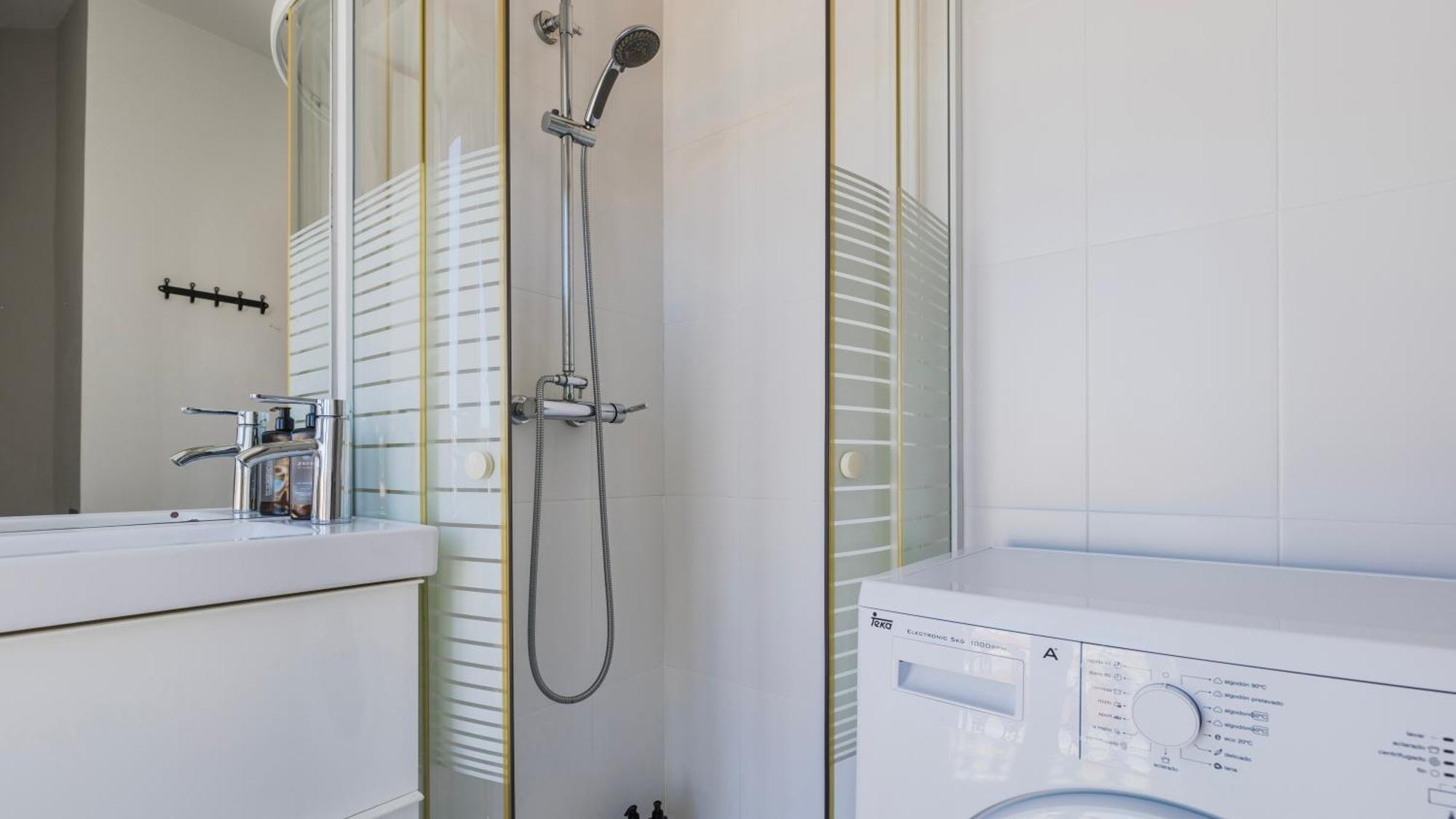Classic Topfloor Apartment By Lovelystay Lisboa Eksteriør billede